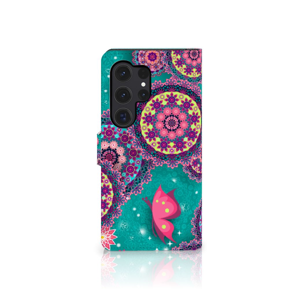 Samsung Galaxy S24 Ultra Hoesje Cirkels en Vlinders met kleurrijke mandala en vlinder 🦋 design voor bescherming en uitstraling.