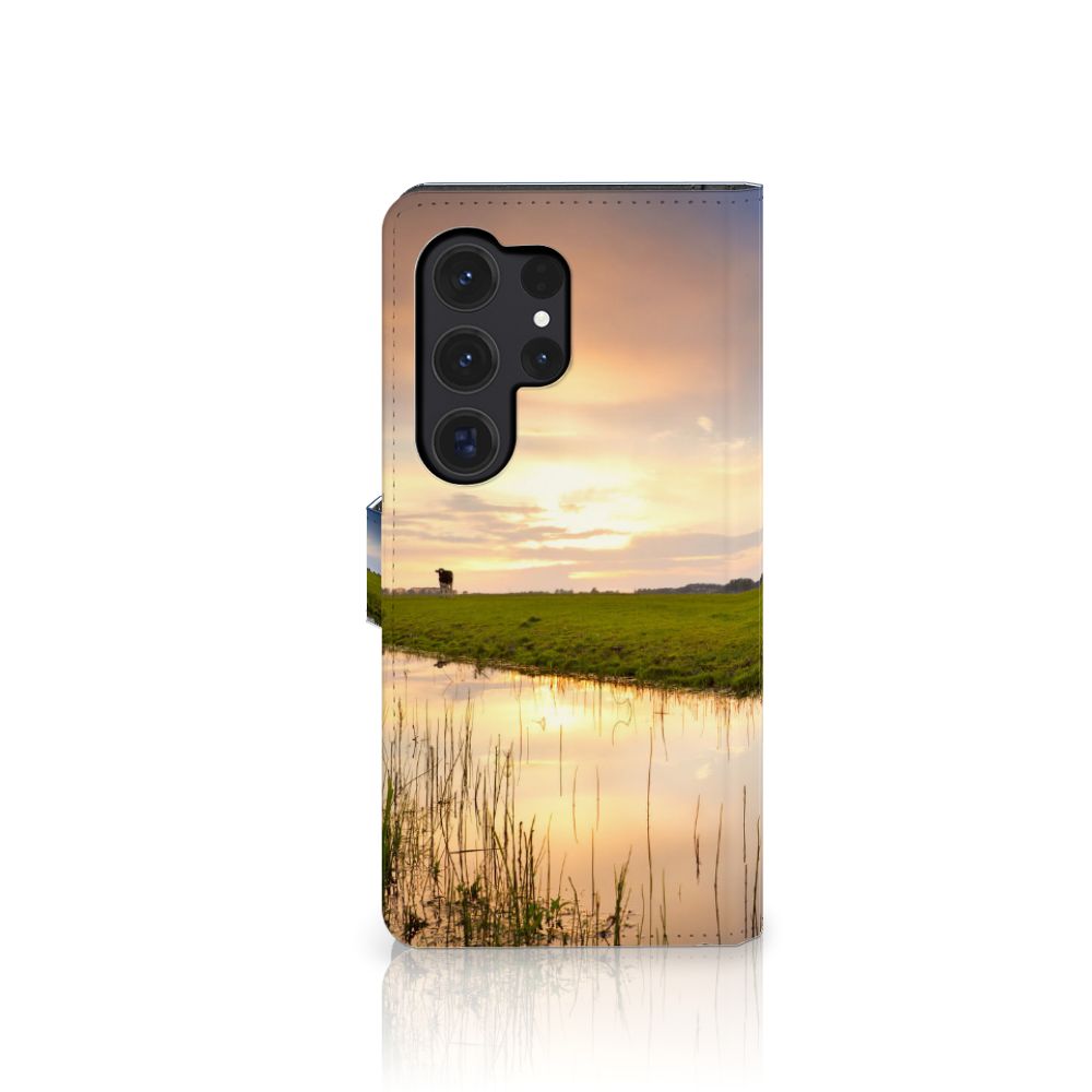 Samsung Galaxy S24 Ultra Telefoonhoesje met Pasjes Koe telefoonhoesje koe weiland aanzicht