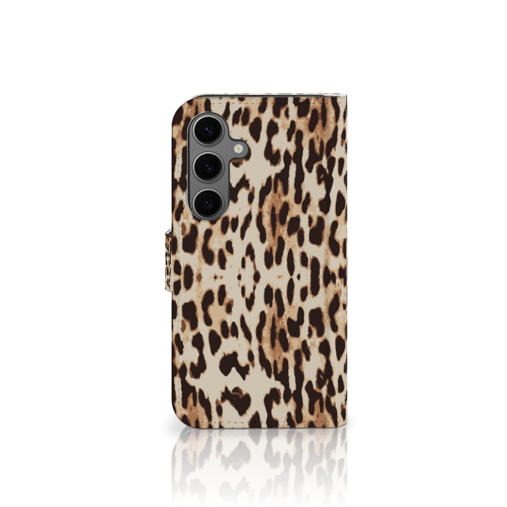 Samsung Galaxy S25 Telefoonhoesje met Pasjes Leopard telefoonhoesje leopard aanzicht