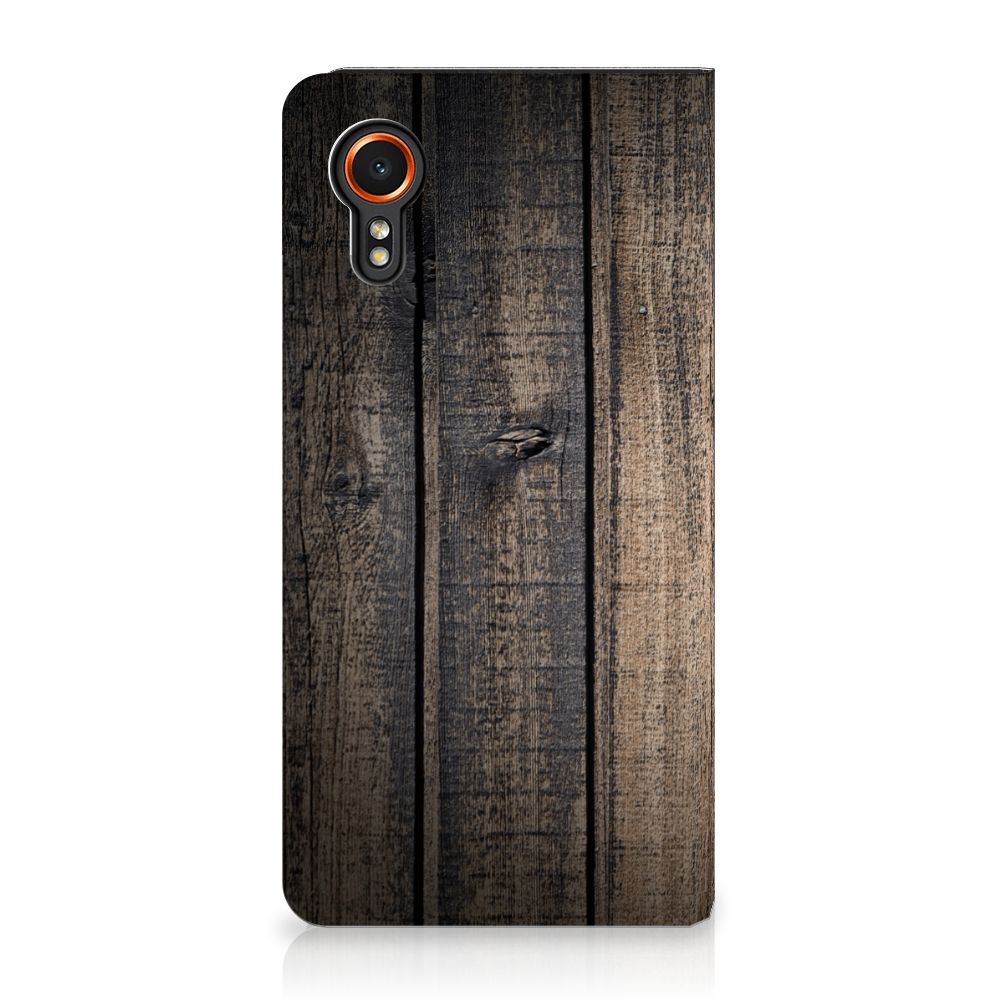 Samsung Galaxy Xcover 7 Book Wallet Case Steigerhout achterkant houten textuur