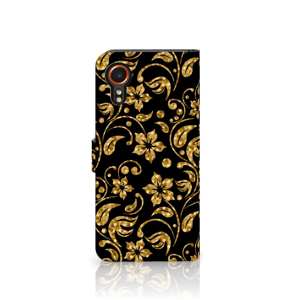 Samsung Galaxy Xcover 7 Hoesje Gouden Bloemen met prachtig gouden bloemenpatroon voor bescherming en stijl.