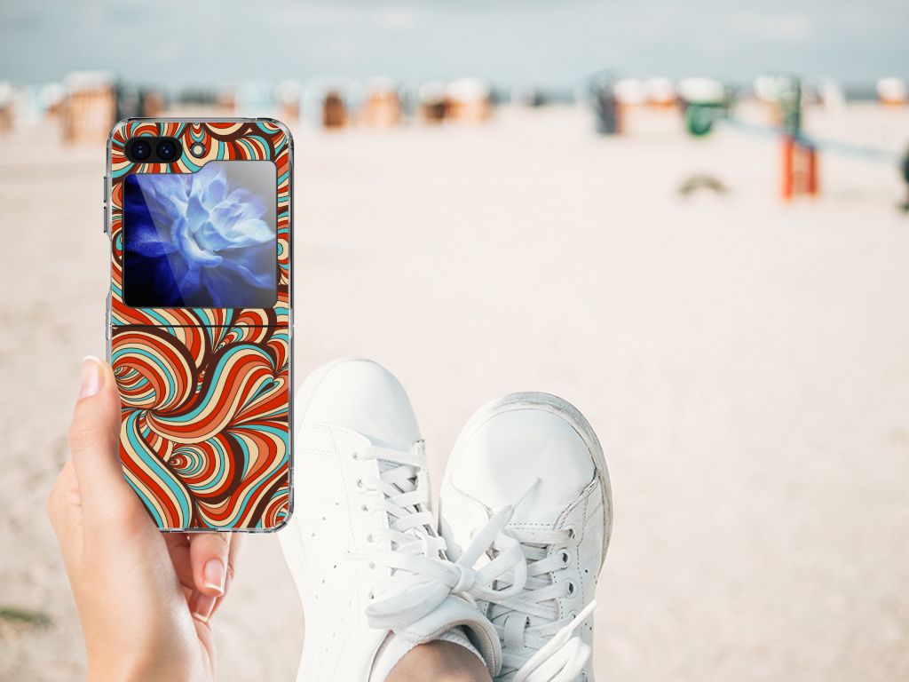 Samsung Galaxy Z Flip 5 Hoesje maken Retro met kleurrijk ontwerp en bescherming bij het strand 🏖️.