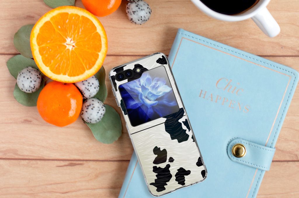 Samsung Galaxy Z Flip 5 TPU Hoesje Koeienvlekken