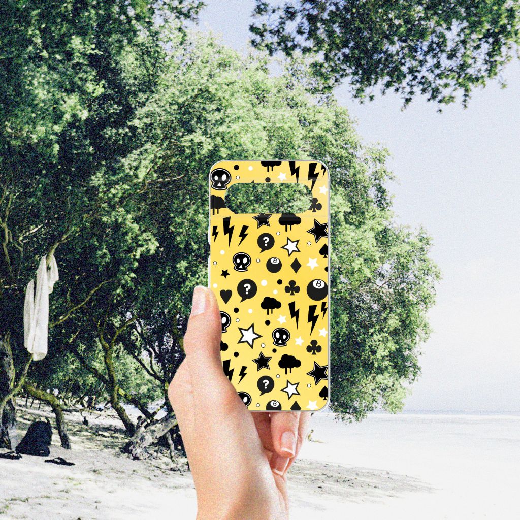 Google Pixel 8 Silicone Back Case Punk Geel hand met ontwerp  buiten