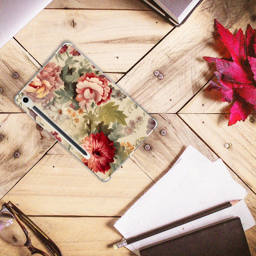 Siliconen Hoesje voor Samsung Galaxy Tab S9 Bloemen op een houten tafel met notitieboekjes en bladeren.