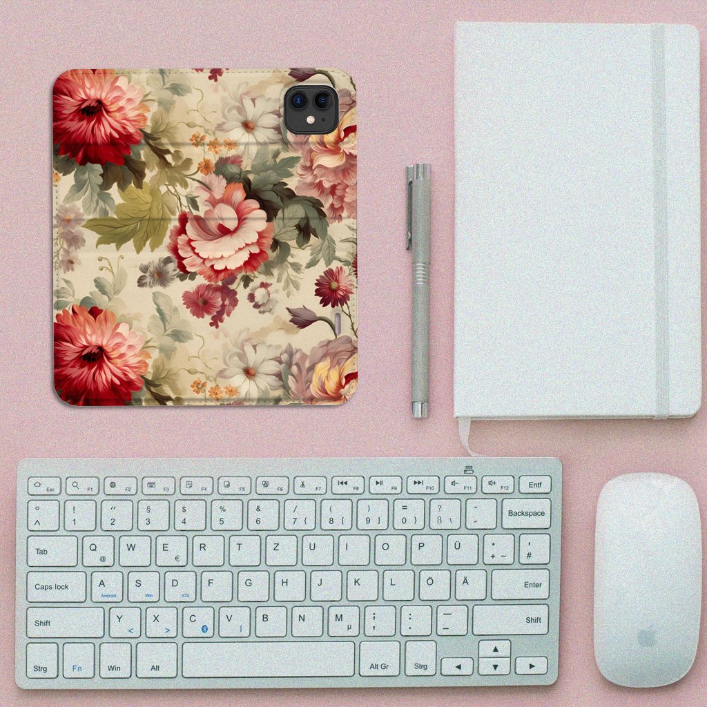 Smart Cover voor Apple iPhone 11 Bloemen, met bloemenprint op een bureau met toetsenbord en notitieboek.