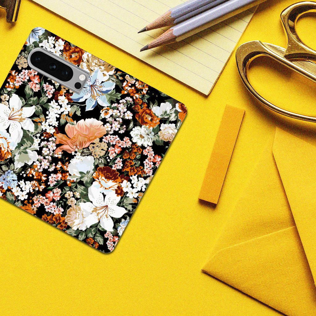 Google Pixel 8 Pro Smart Cover Dark Flowers bovenaanzicht bloemen