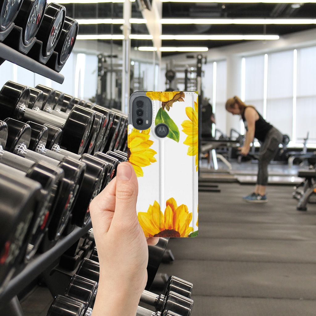 Motorola Moto E20 Smart Cover Zonnebloemen hand aanzicht