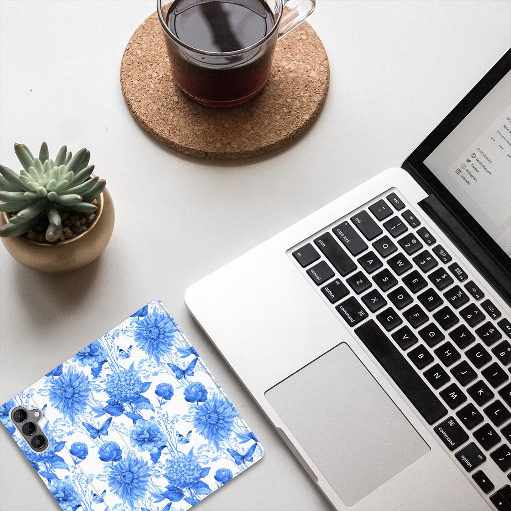 Samsung Galaxy A34 Smart Cover Flowers Blue bovenaanzicht