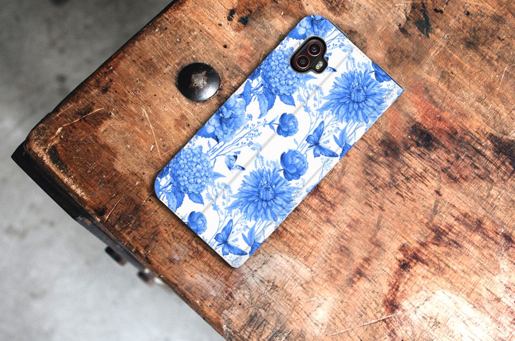 Samsung Galaxy Xcover 6 Pro Smart Cover Flowers Blue bovenaanzicht