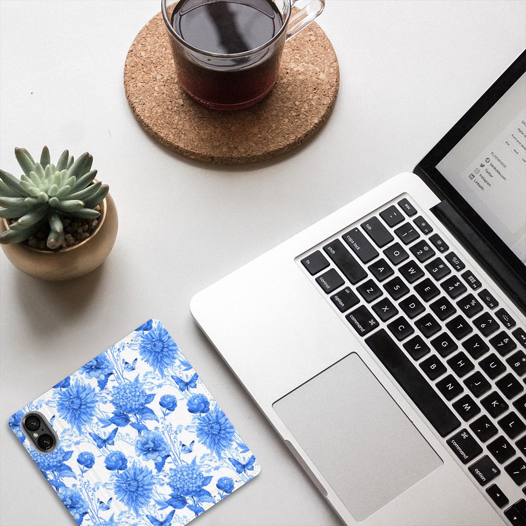 Sony Xperia 5 V Smart Cover Flowers Blue aanzicht