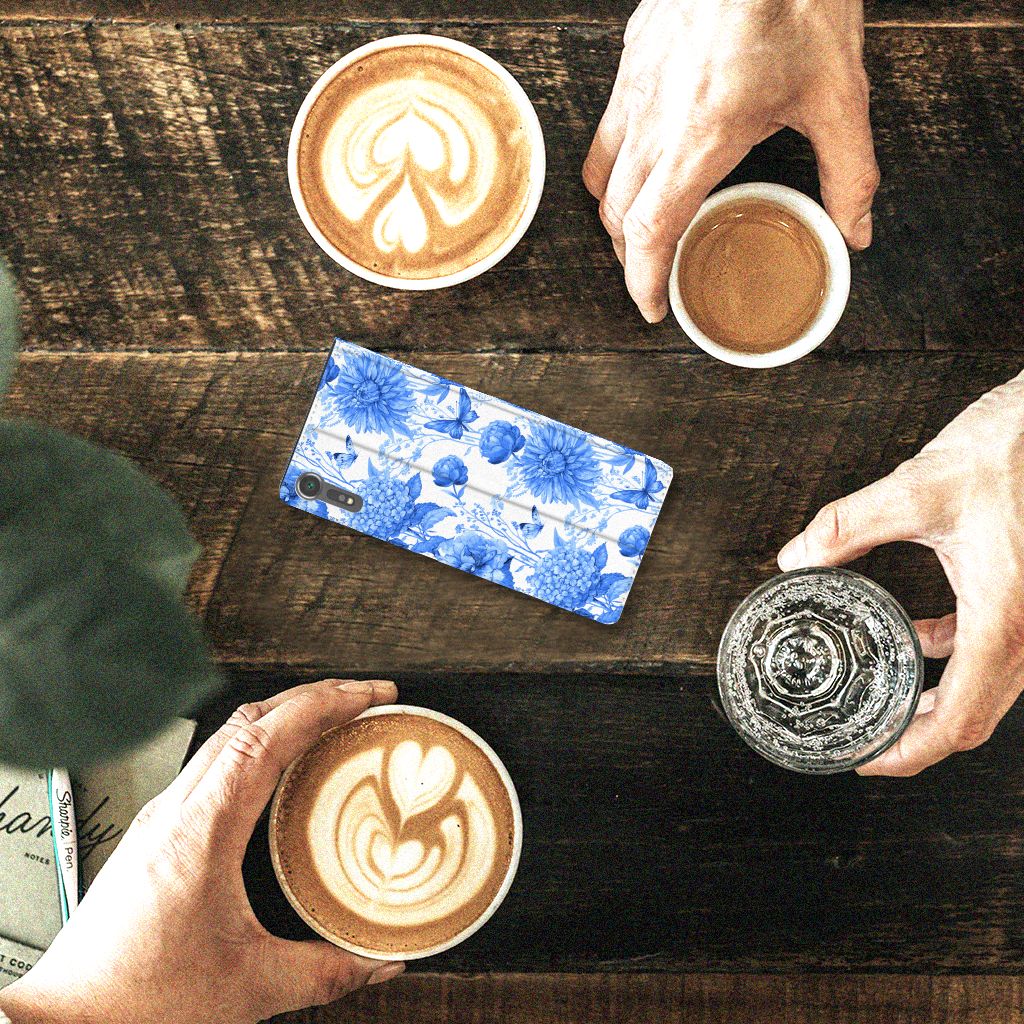 Sony Xperia XZ XZs Smart Cover voor Sony Xperia XZ XZs Flowers Blue bovenaanzicht