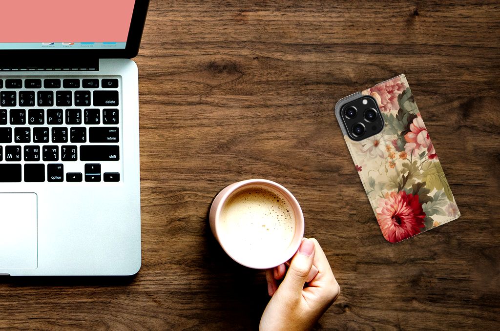 Smart Cover voor iPhone 13 Pro Bloemen op tafel met laptop en een kop koffie ☕.
