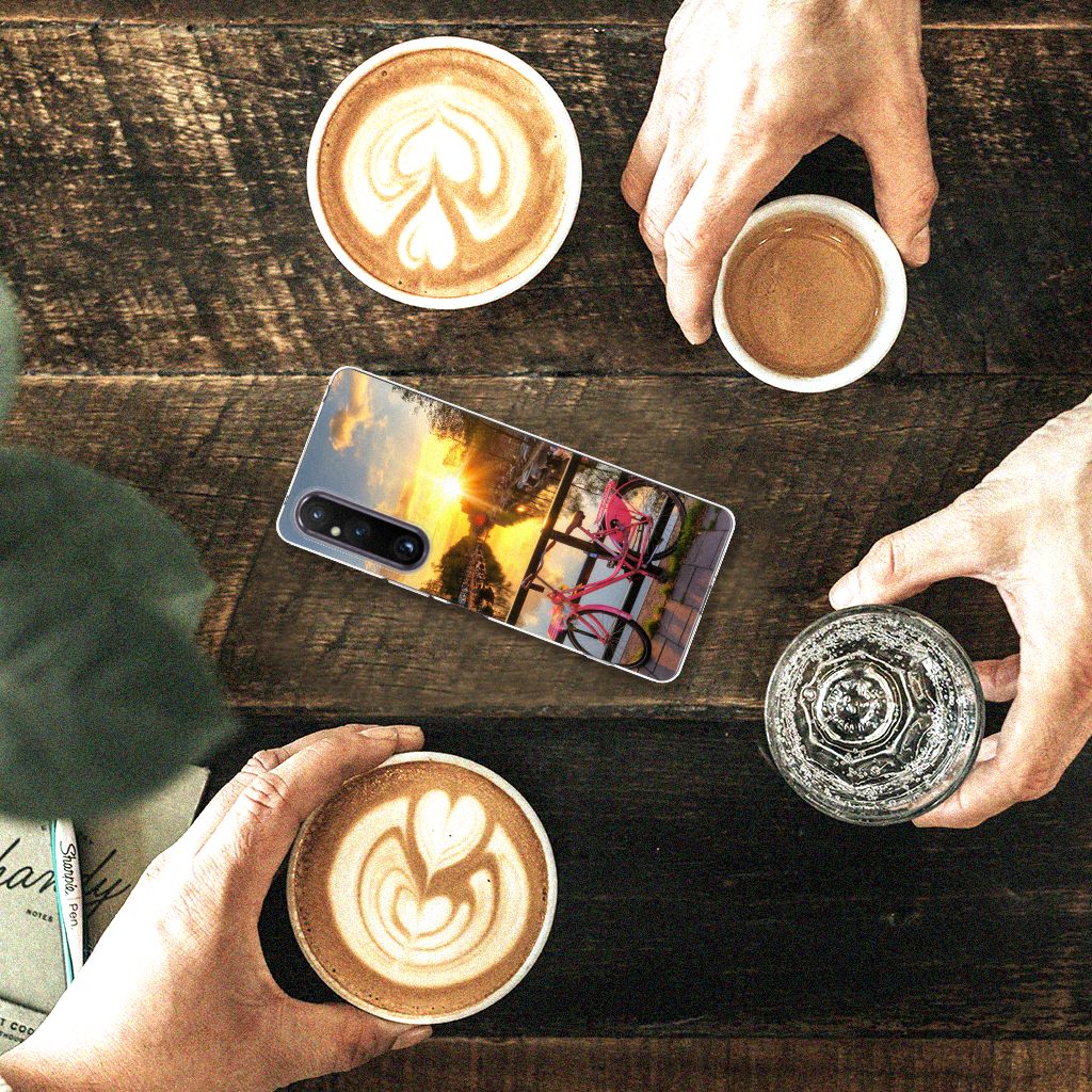 Sony Xperia 1 V Siliconen Back Cover Amsterdamse Grachten aanzicht design koffie tafel