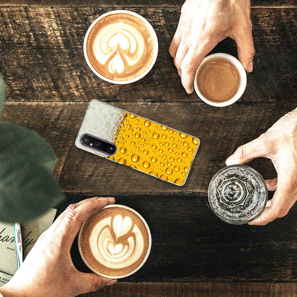 Sony Xperia 1 V Siliconen Case Bier bierprint bovenaanzicht met koffie