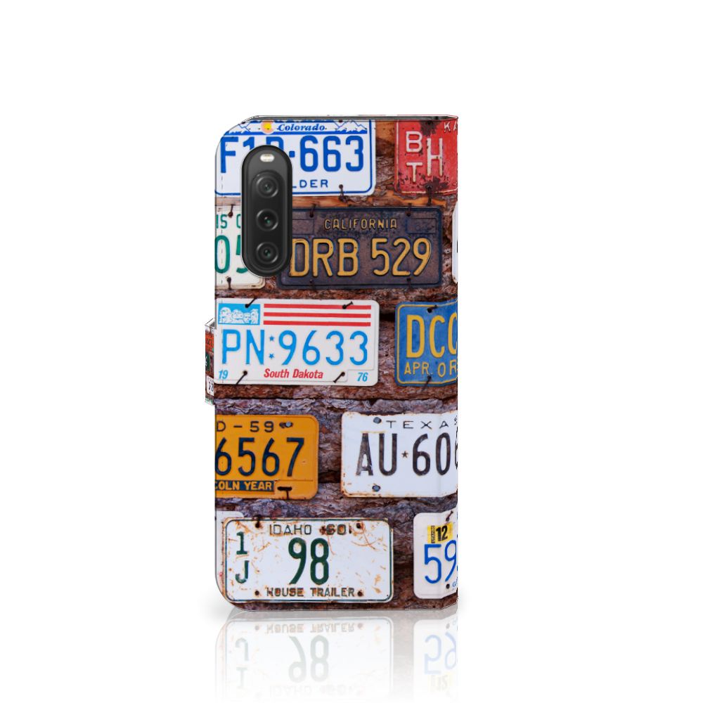 Sony Xperia 10 V Telefoonhoesje met foto Kentekenplaten designnaam collage aanzicht