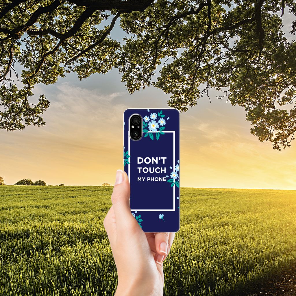 Sony Xperia 5 V Silicone-hoesje Flowers Blue DTMP achterzijde bloemen veld