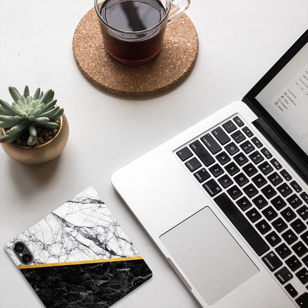 Sony Xperia 5 V Standcase Marmer Wit Zwart Origineel Cadeau Man designhoesje zwartwit marmer aanzicht