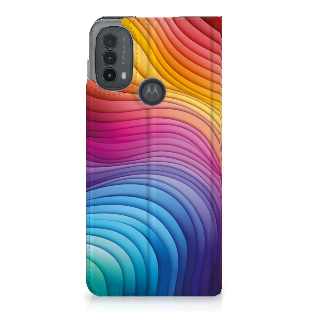 Motorola Moto E20 Stand Case Regenboog achteraanzicht