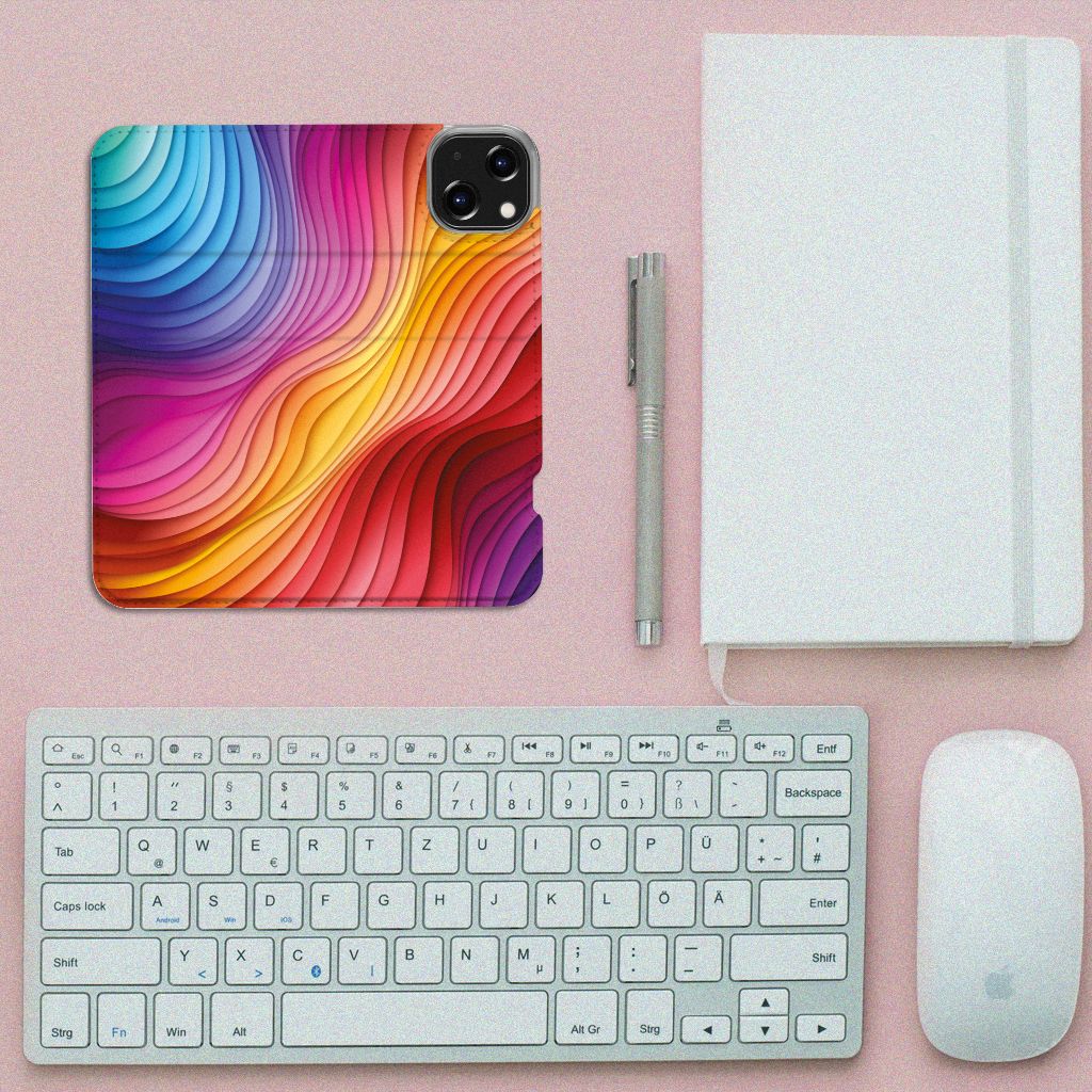 Stand Case voor iPhone 14 Regenboog - kleurrijk design met vloeiende lagen op kantoorblad