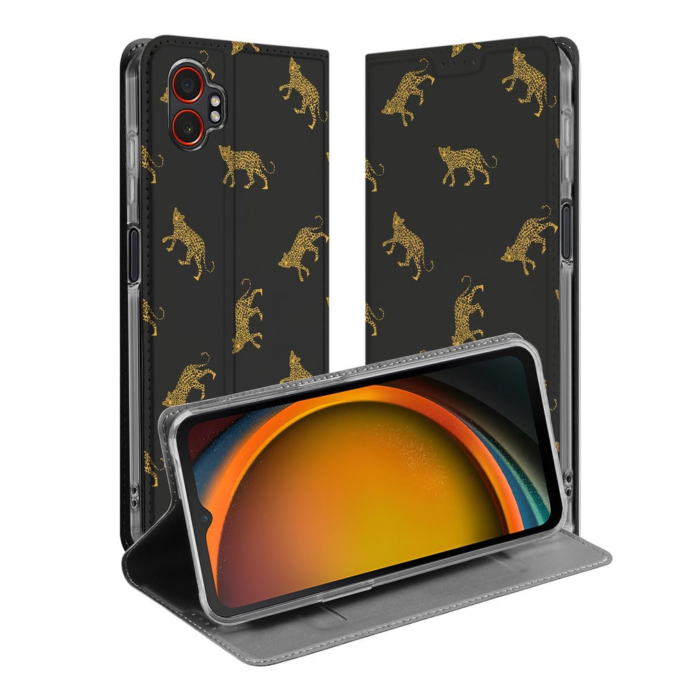 Standcase Hoesje Samsung Galaxy Xcover 7 Pro Leopards vooraanzicht.