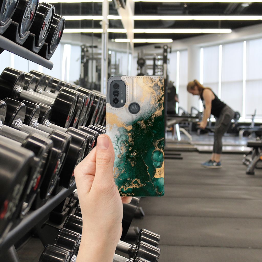 Standcase voor Motorola Moto E20 Marmer Groen hand met design gym achtergrond