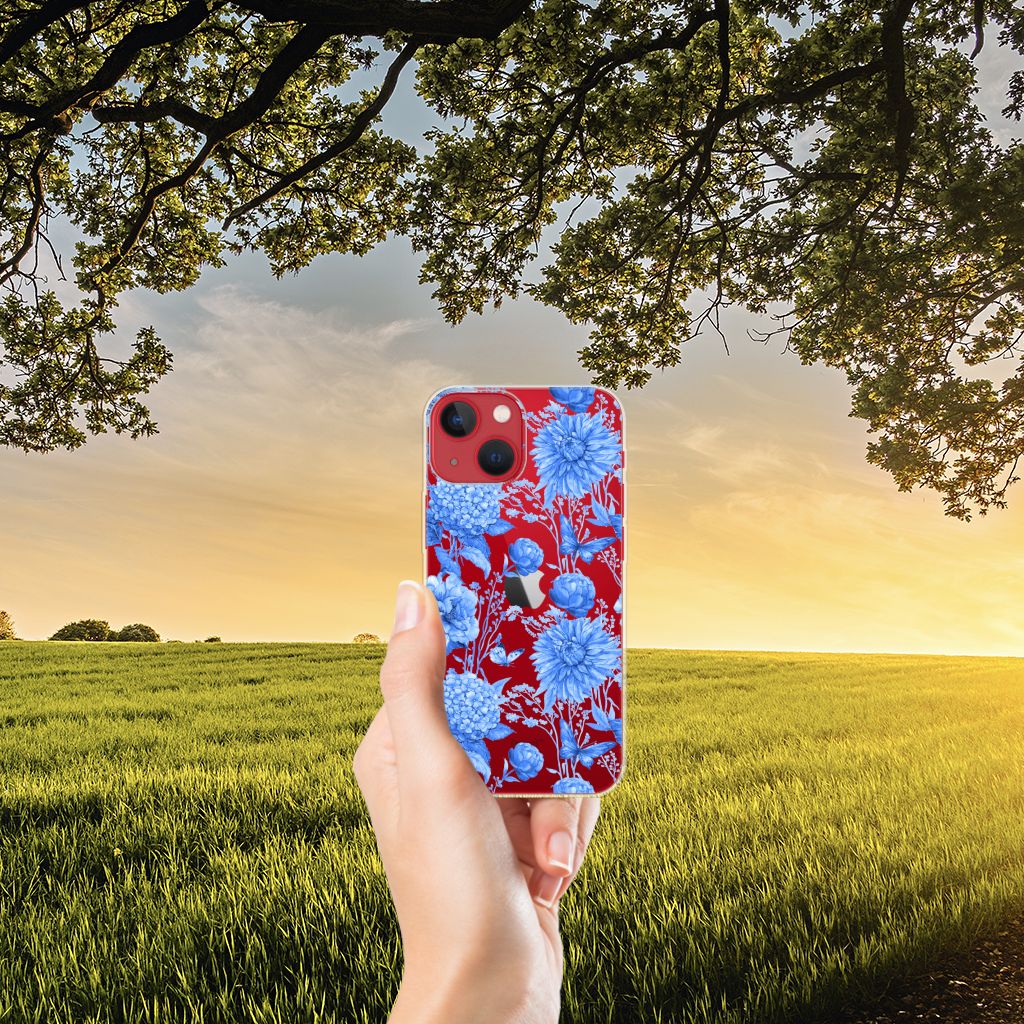 TPU Case voor Apple iPhone 13 Flowers Blue met blauwe bloemen in de hand tijdens zonsondergang