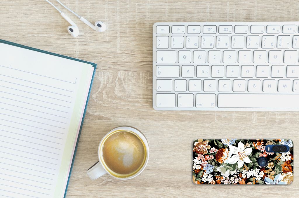 Motorola One Vision TPU Case Dark Flowers bovenaanzicht bureau koffie notitieboek toetsenbord