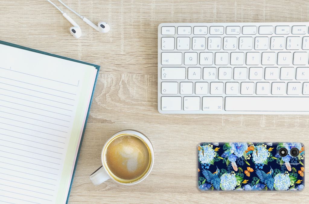 Motorola Moto E13 TPU Hoesje IJsvogel bovenaanzicht bloemen toetsenbord notitieboek koffie