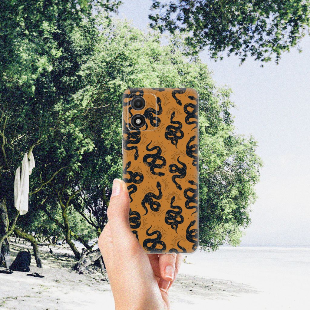 TPU Hoesje voor Motorola Moto E13 Snakes met slangenpatroon, perfect voor uitstraling en bescherming.