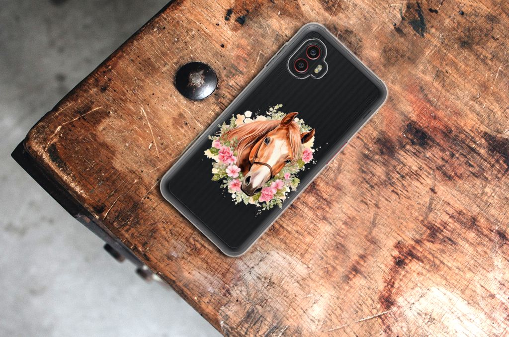 TPU Hoesje voor Samsung Galaxy Xcover 6 Pro Paard met bloemen, perfect als cadeau voor paardenliefhebbers.