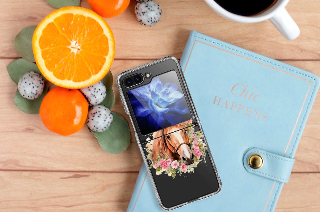 TPU Hoesje voor Samsung Galaxy Z Flip 5 Paard met bloemen, stijlvolle bescherming en duurzaam cadeau 🎁.