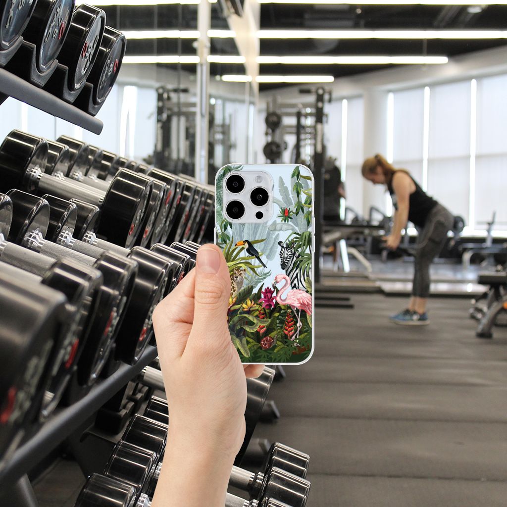 TPU Hoesje voor iPhone 15 Pro Jungle met jungle design en flamingo🌺 in de sportschool.