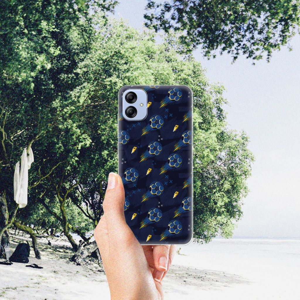 TPU bumper voor Samsung Galaxy A04e Voetbal met dynamisch design, bescherming en uitstraling, perfect cadeau!