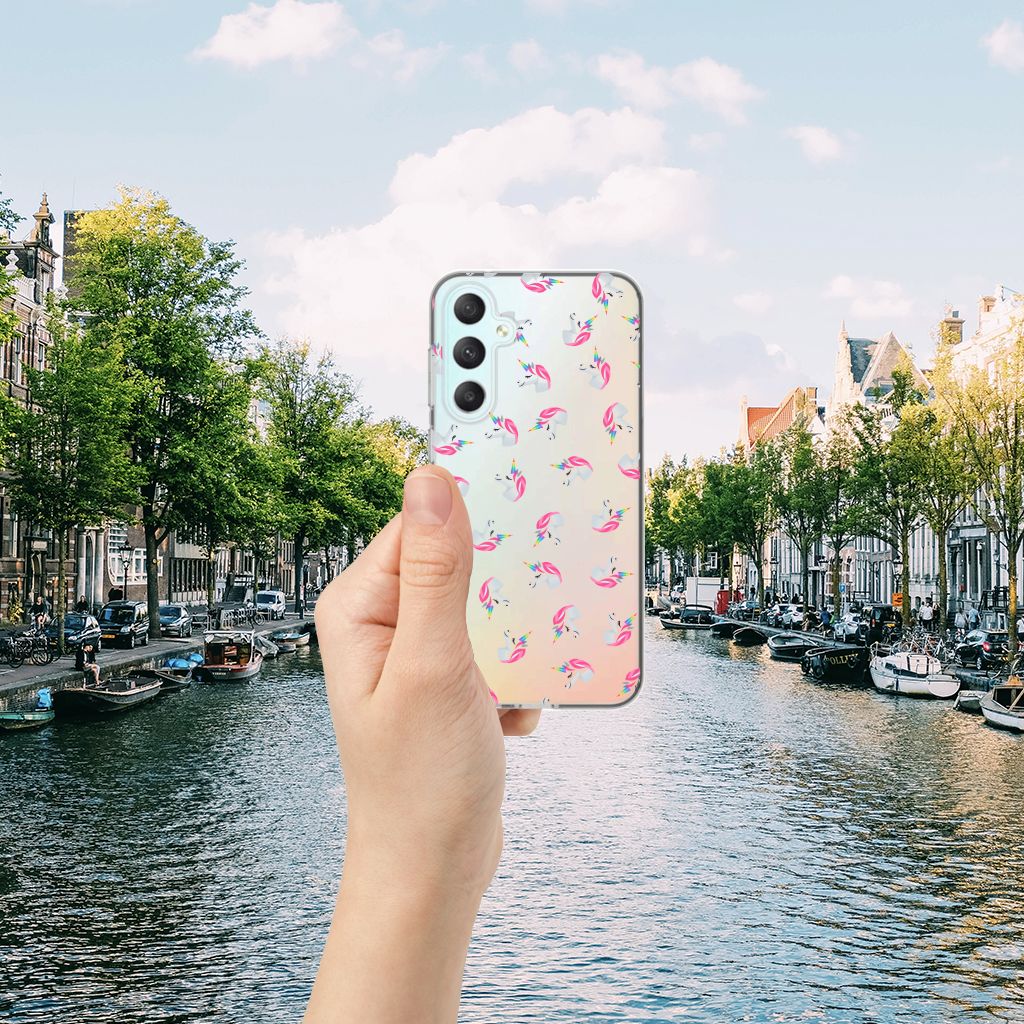 Samsung Galaxy S23 FE TPU bumper Unicorns achterkant hand rivier