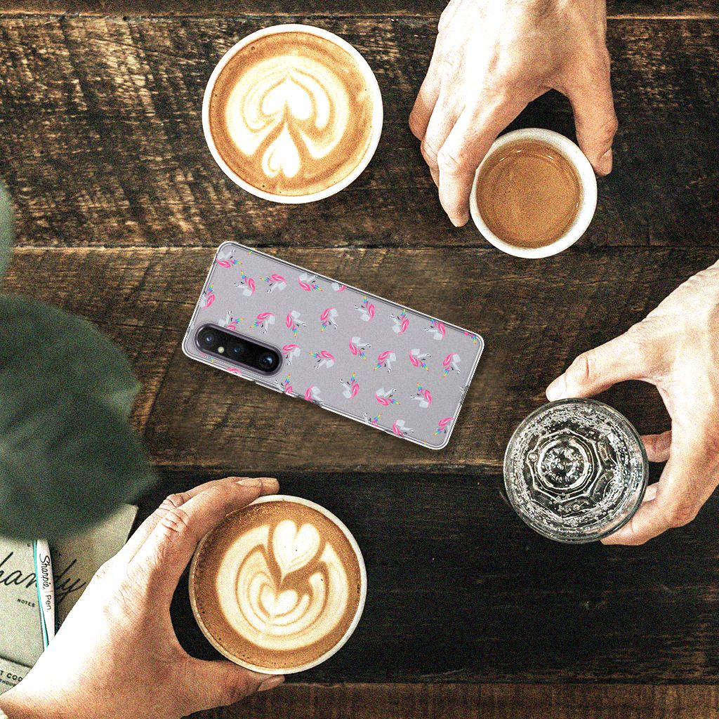 Sony Xperia 1 V TPU bumper unicorns bovenaanzicht koffiekopjes