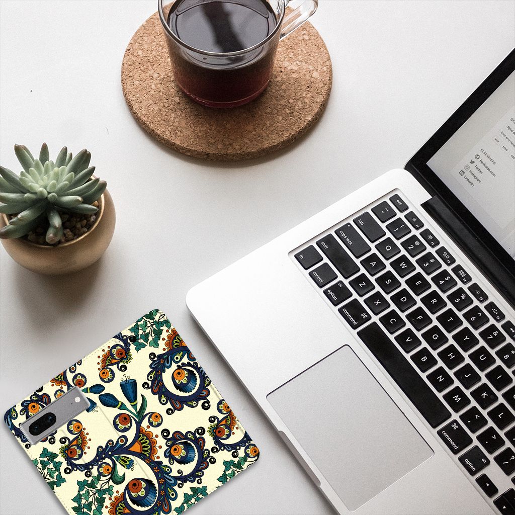 Google Pixel 7 Telefoon Hoesje Barok Flower bovenaanzicht laptop bureau