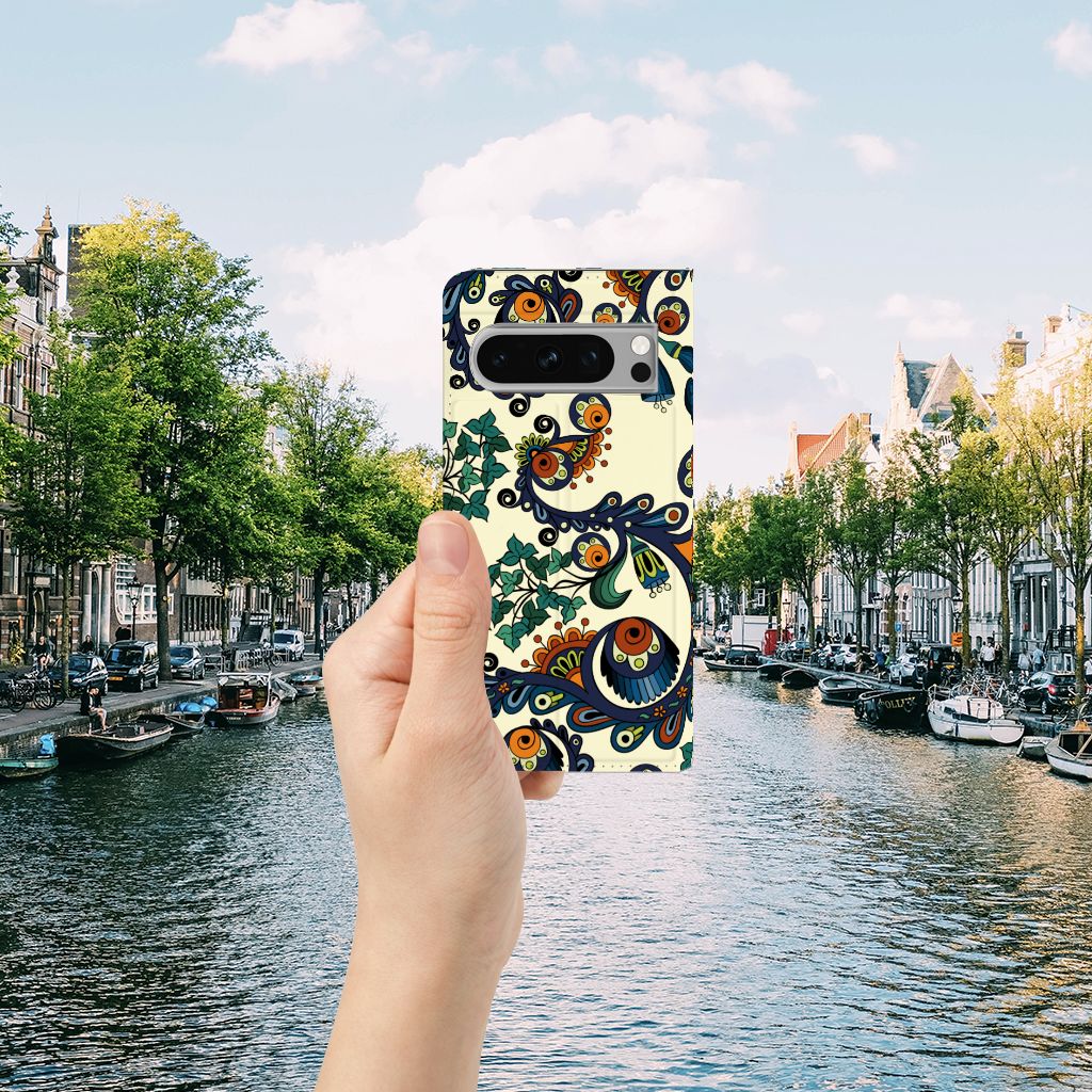Telefoon Hoesje Google Pixel 8 Pro Barok Flower in hand met kleurrijke bloemenprint aan de gracht.