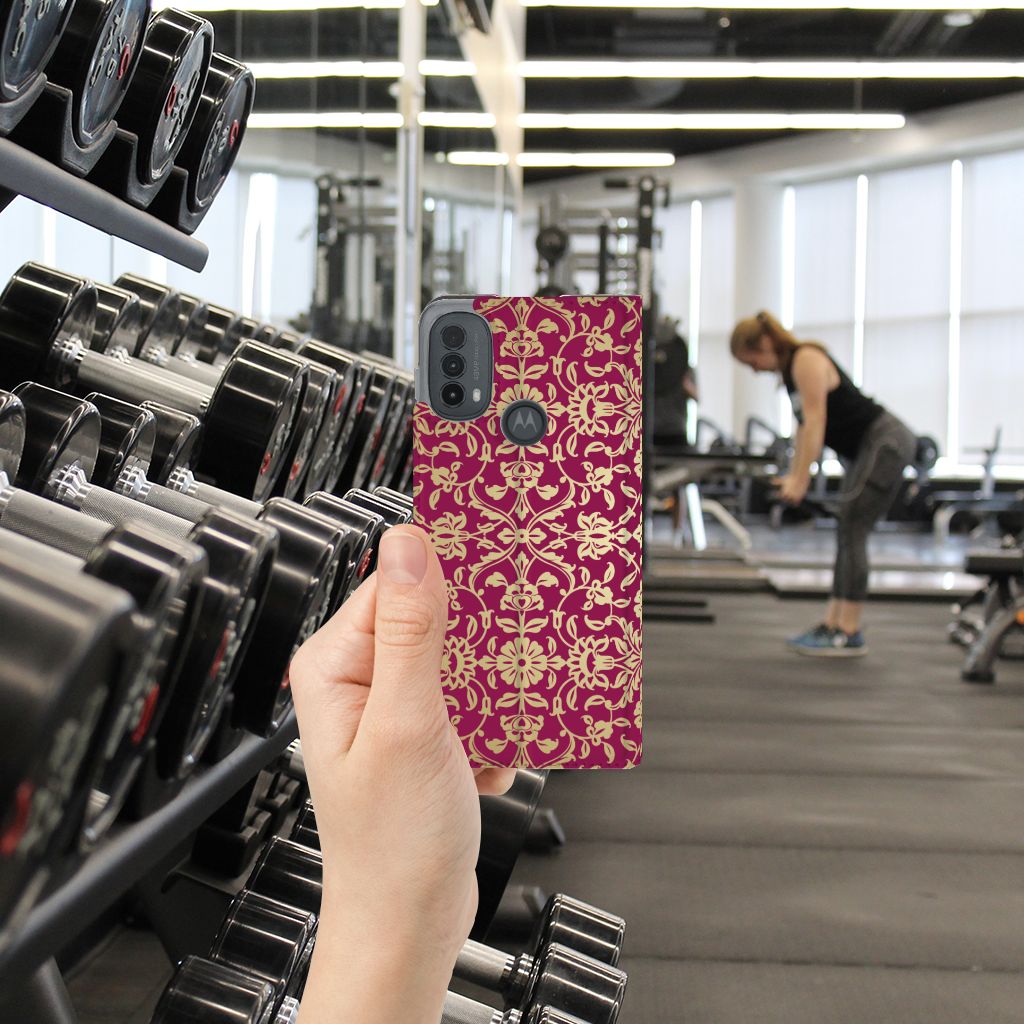 Telefoon Hoesje Motorola Moto E20 Barok Pink design Barok aanzicht hand in sportschool