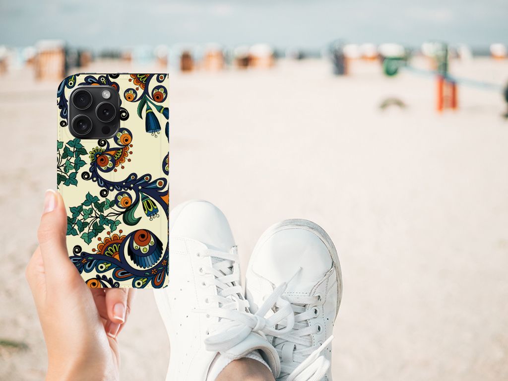 Telefoon Hoesje iPhone 15 Pro Barok Flower met bloemen en ogen op een strandsetting