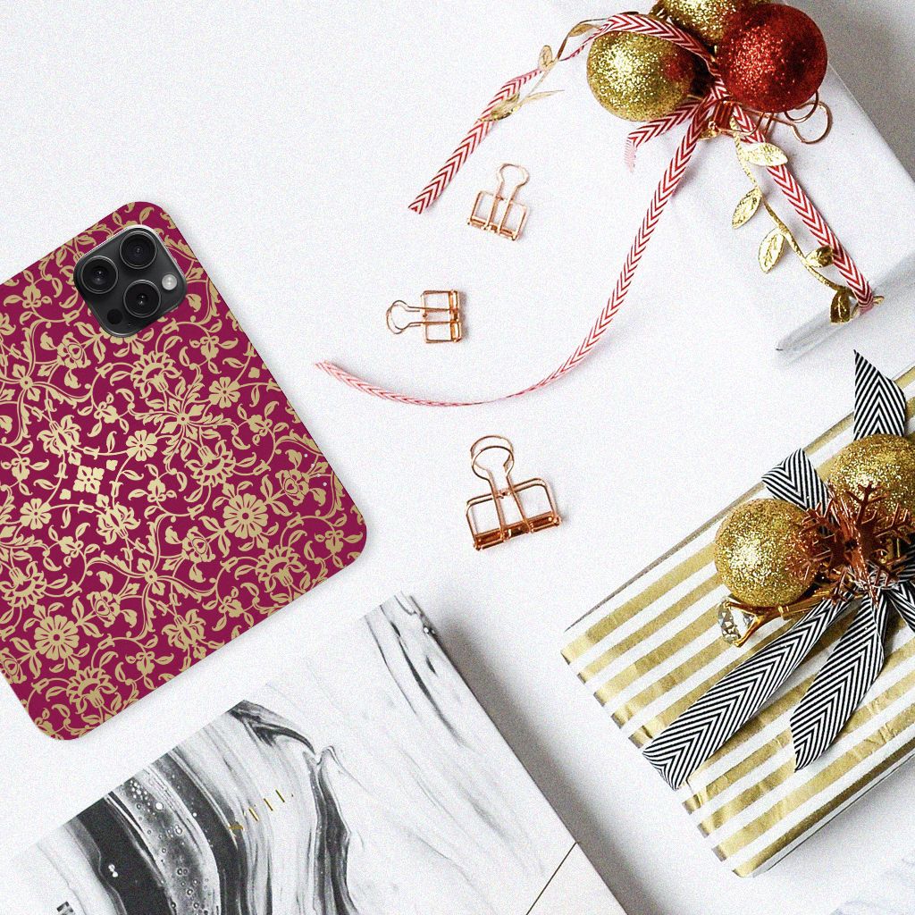 Telefoon Hoesje iPhone 15 Pro Barok Pink met luxe gouden bloemenpatroon.