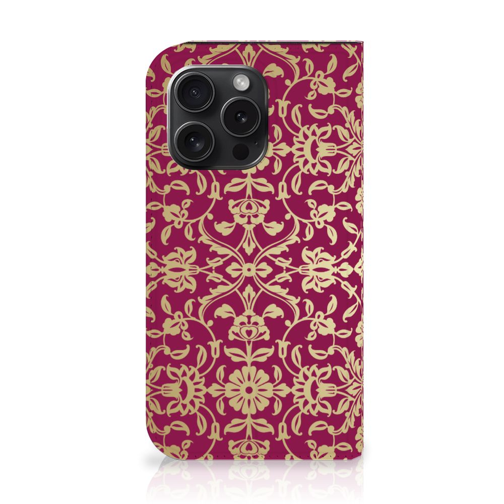 Telefoon Hoesje iPhone 15 Pro Barok Pink in elegant barokontwerp met een stijlvolle gouden bloemmotief 🌺.