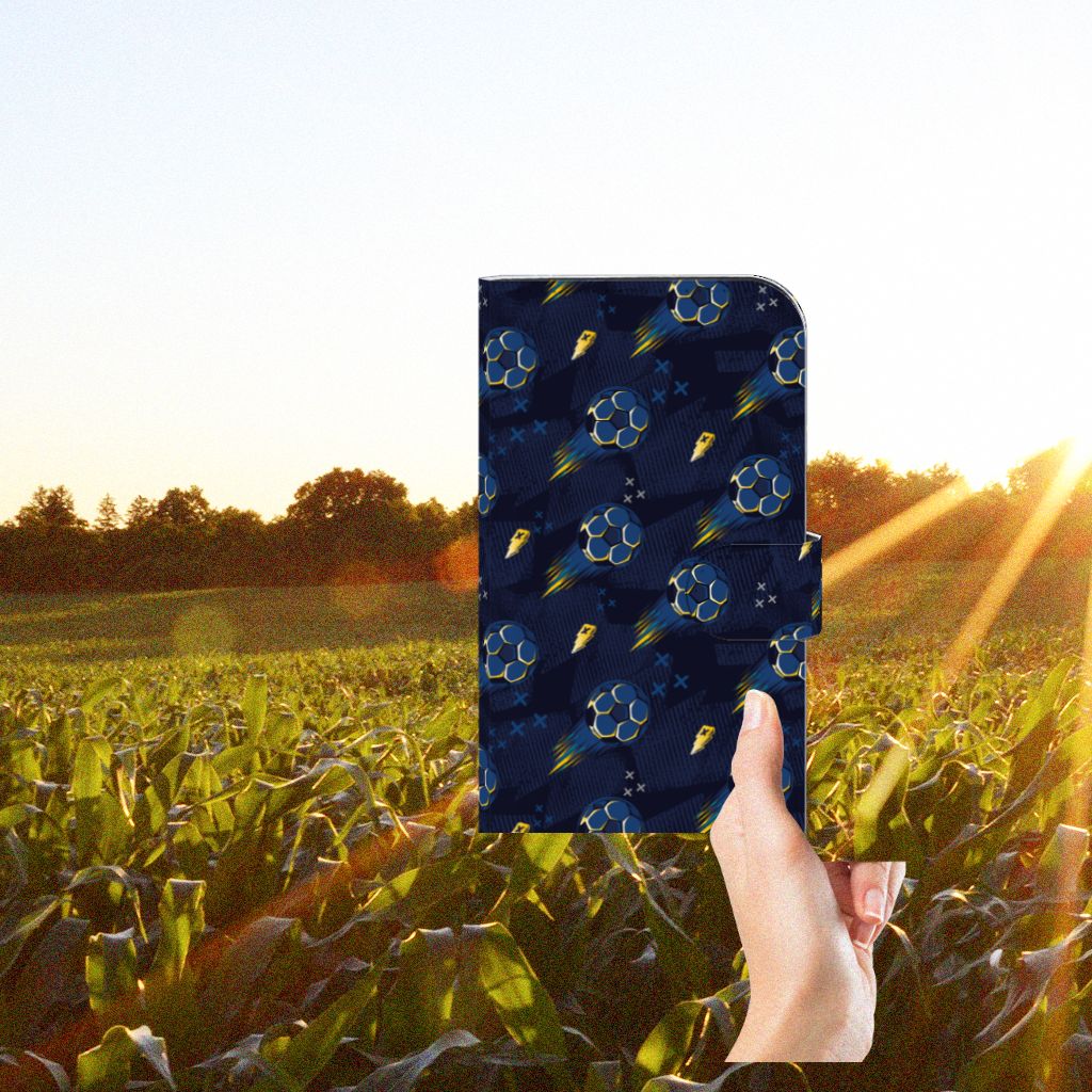 Telefoon Hoesje voor iPhone 15 Plus Voetbal in een hand, met voetbal en sterren design.