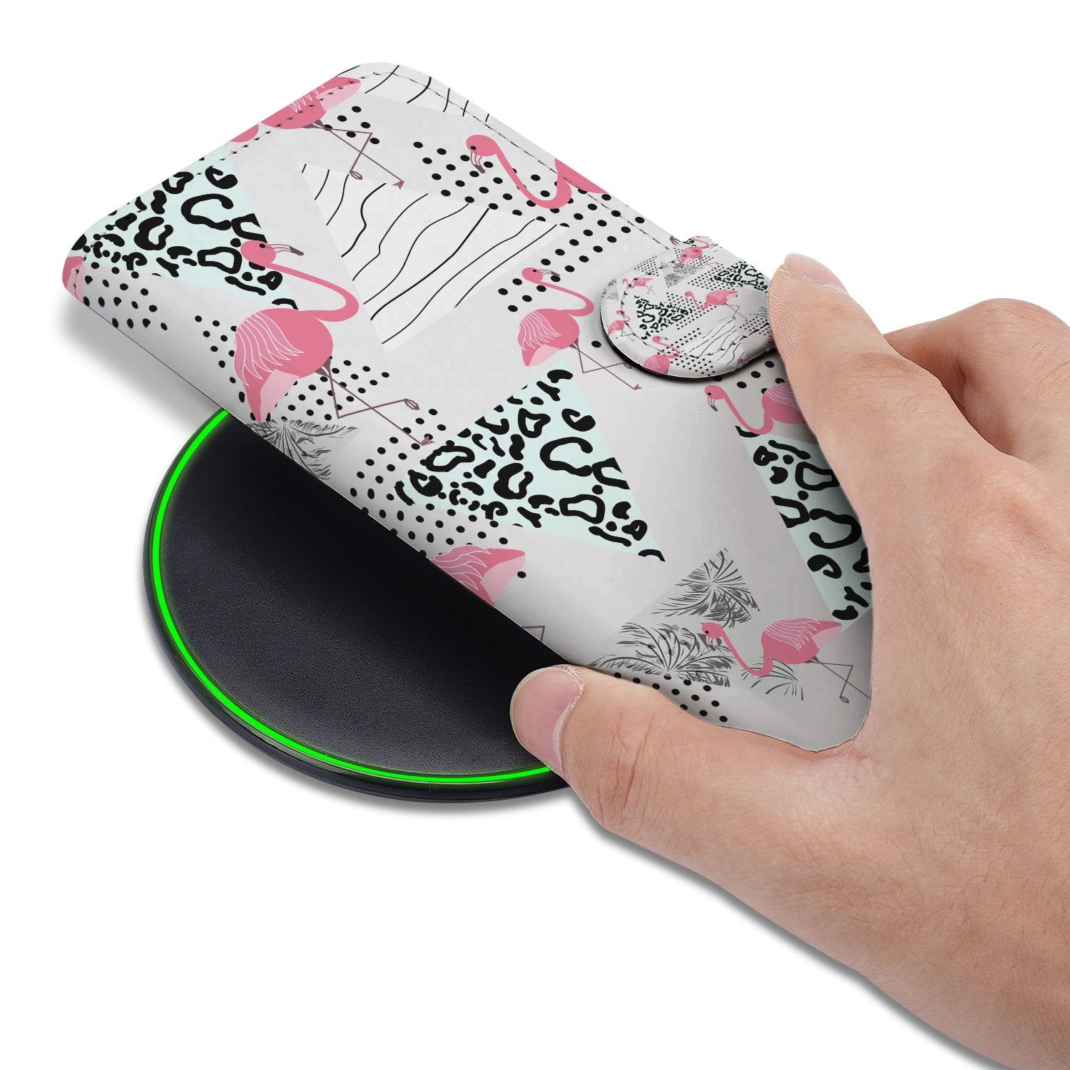 Apple iPhone 17 telefoonhoesje Flamingo Triangle pasjes hand aanzicht