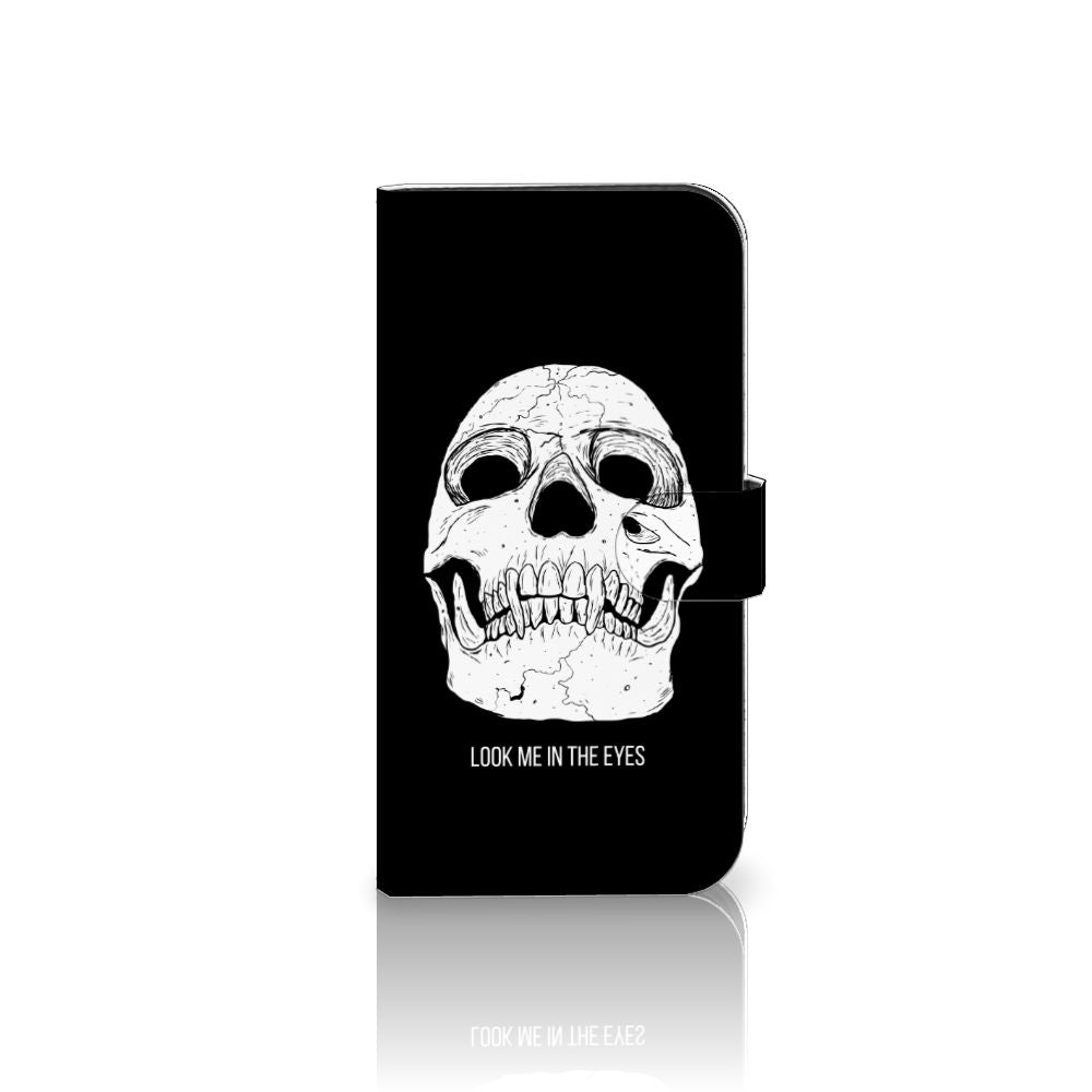 Telefoonhoesje met Naam iPhone 15 Pro Max Skull Eyes met zwart-wit skull design en de tekst 'LOOK ME IN THE EYES'.