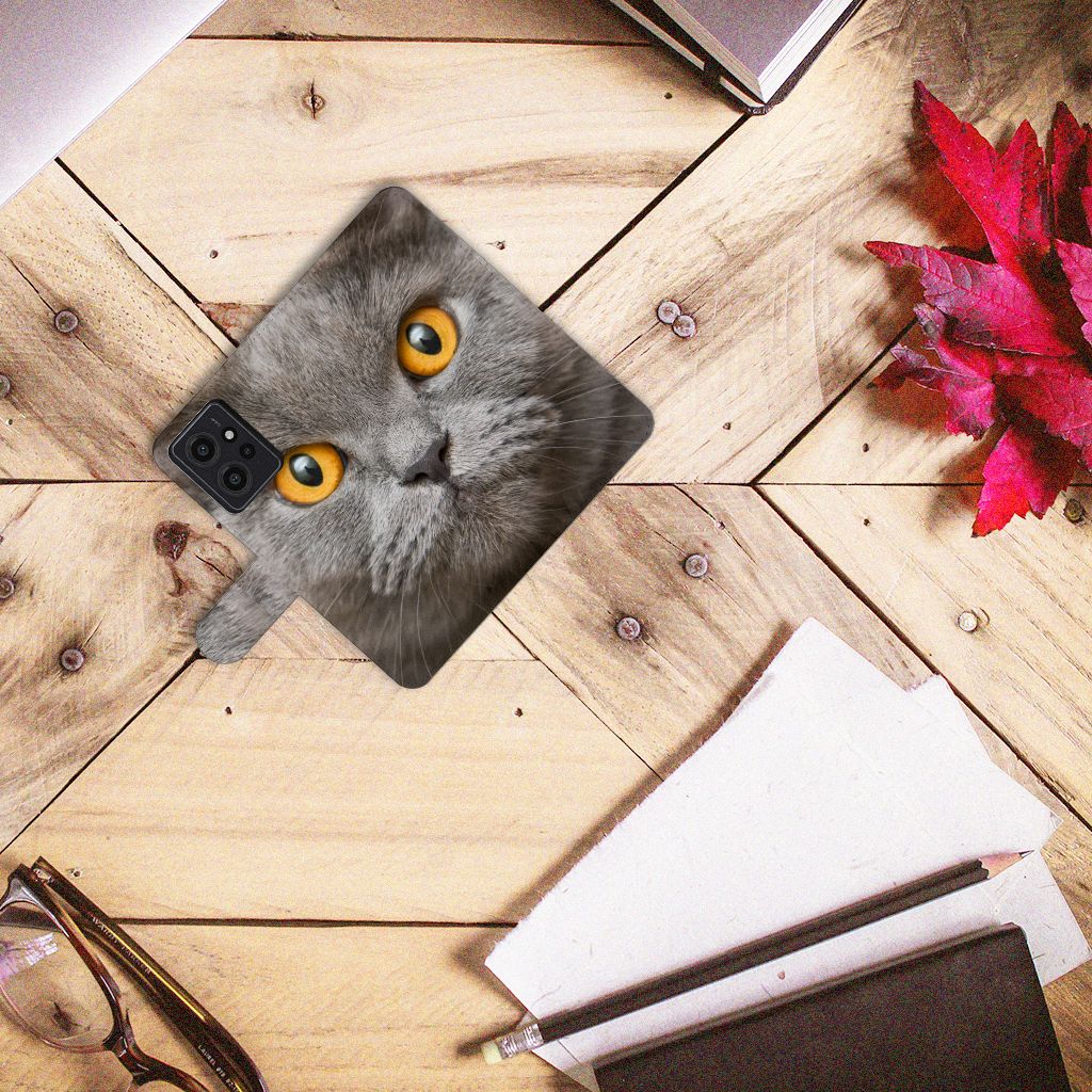 Telefoonhoesje met Pasjes Xiaomi Redmi Note 12 4G Britse Korthaar op een houten tafel met kantoorbenodigdheden.