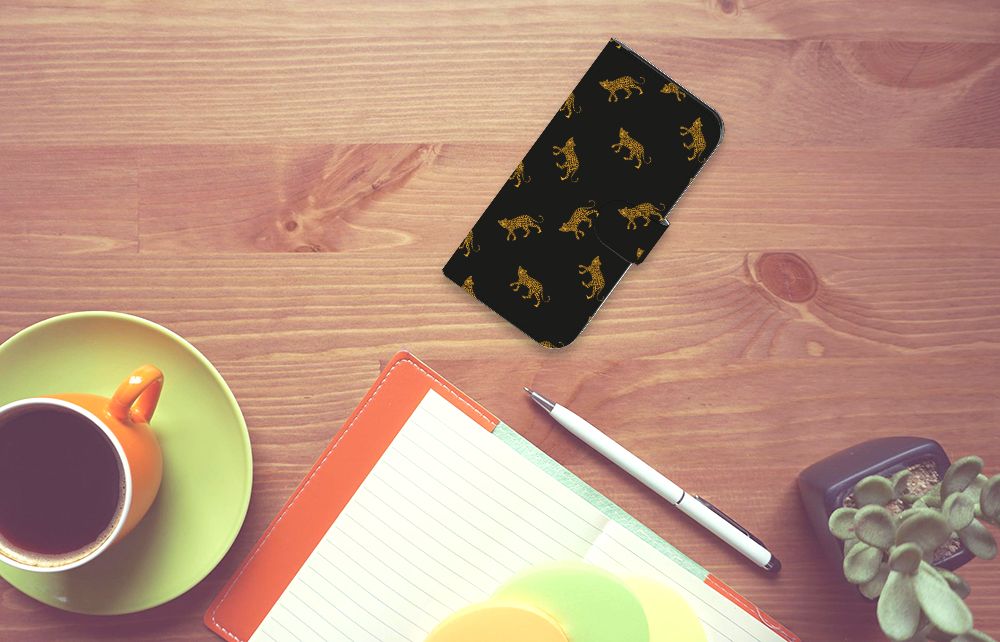 Google Pixel 8 Telefoonhoesje met Pasjes Leopards bovenaanzicht