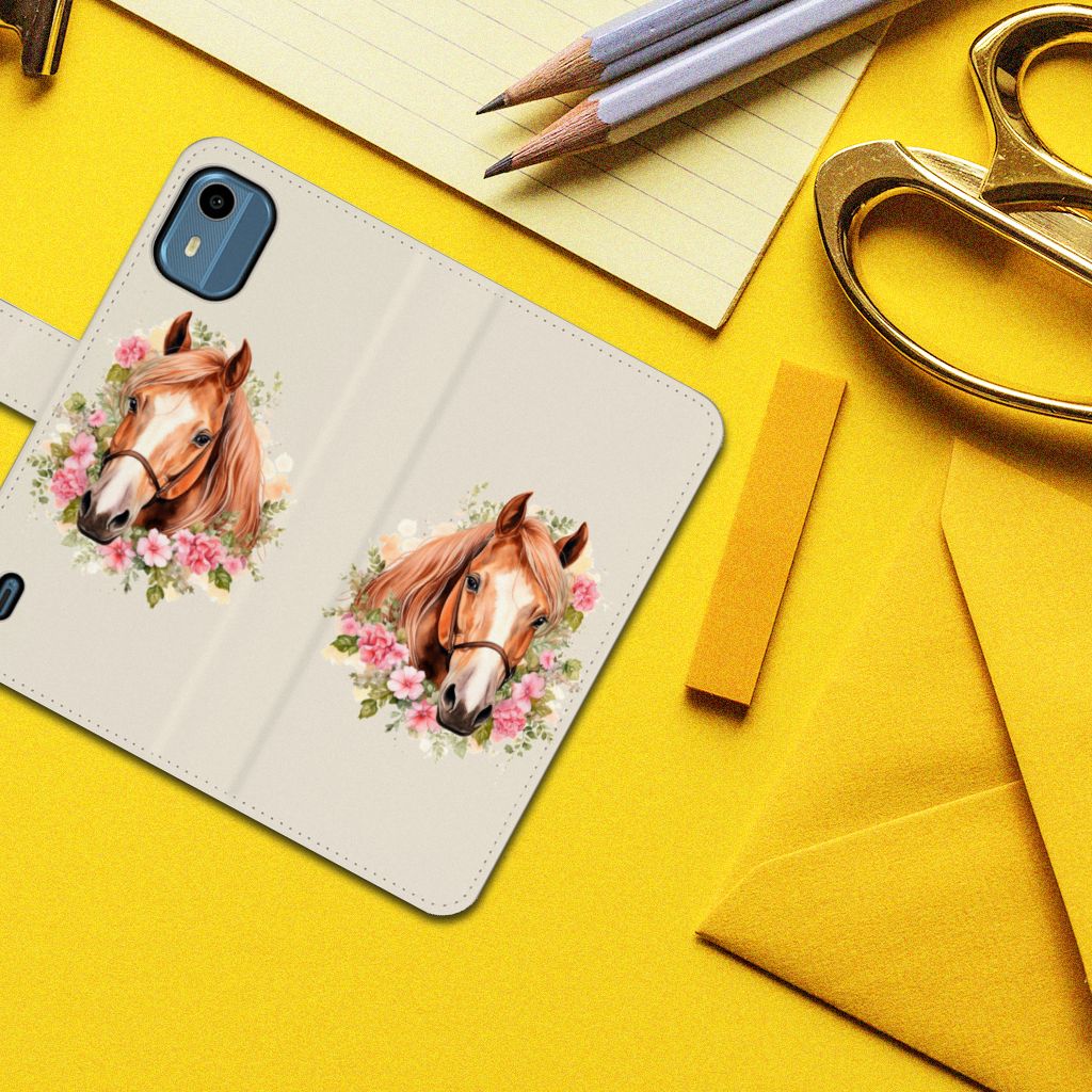 Telefoonhoesje met Pasjes voor Nokia C12 Paard design paardenbloemen zijaanzicht