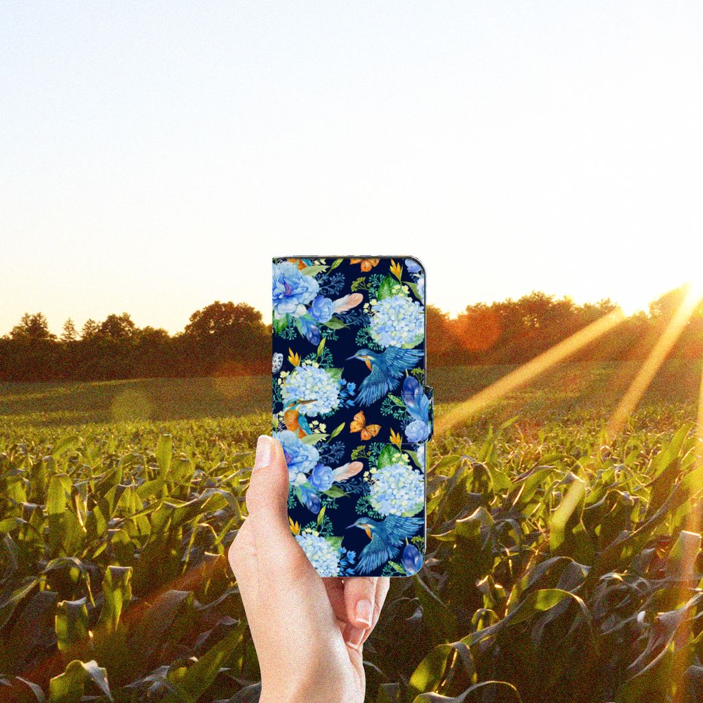 Telefoonhoesje met Pasjes voor OPPO Reno8 T 4G IJsvogel, kleurrijk design tussen bloemen in de zon.