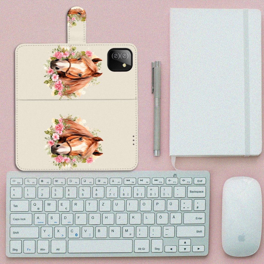 Telefoonhoesje met Pasjes voor Samsung Galaxy A03 Paard op een bureau met bloemen en accessoires. 🎁